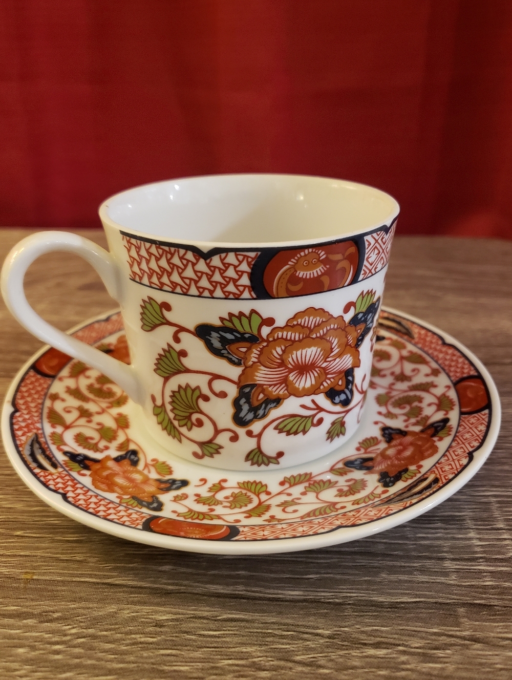 Vintage MCM Imari Porcelain Single Teacup/Saucer Set 'Peony' by Georges Briard